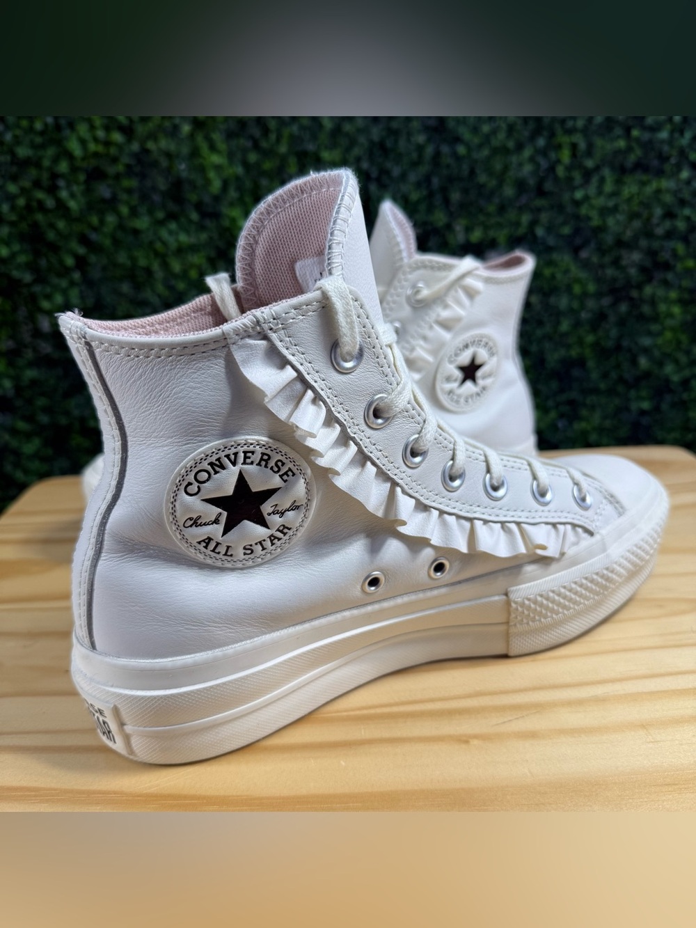 Converse Chuck Taylor All Star Lift Ruffle Leather High Top Women’s 6.5